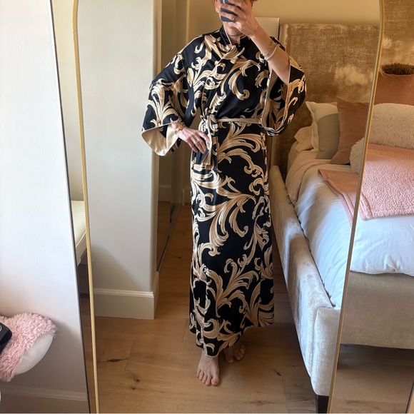 Natori Classics Belted Black & Gold Baroque Print Kimono Maxi Robe / Dress - Picture 4 of 10
